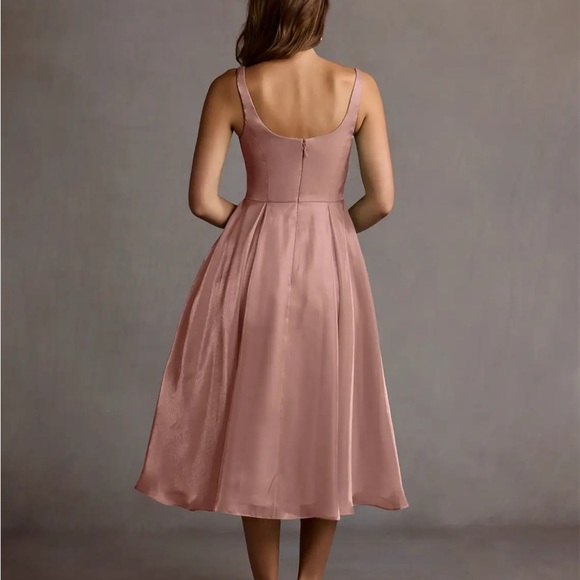 Chic Mauve Sleeveless Midi Dress - Picture 2 of 3